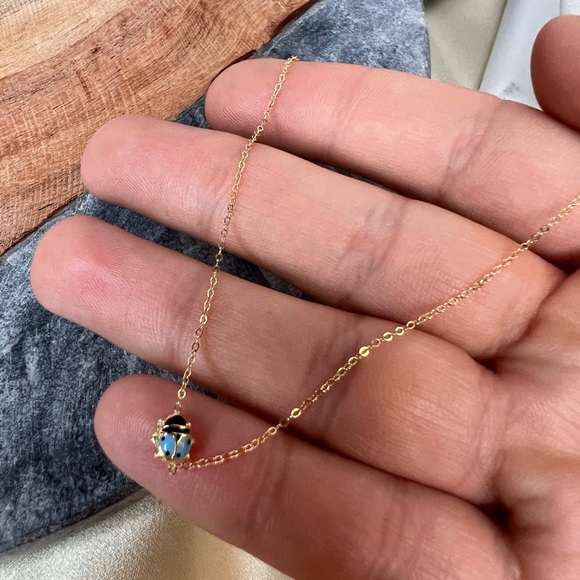 Solid 18K Yellow Gold Ladybug Beautiful Necklace 16" - Picture 13 of 13